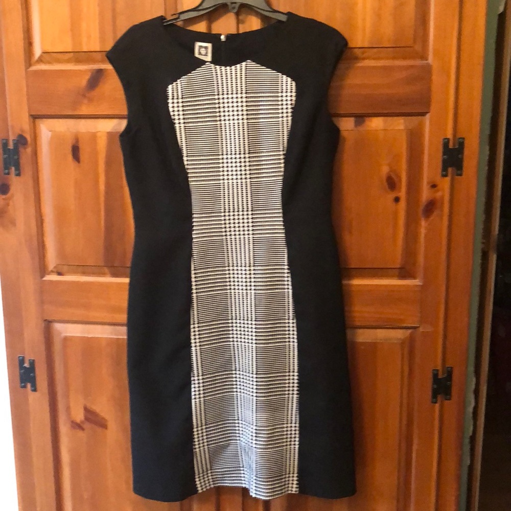 Anne Klein size 10 sleeveless lined dress